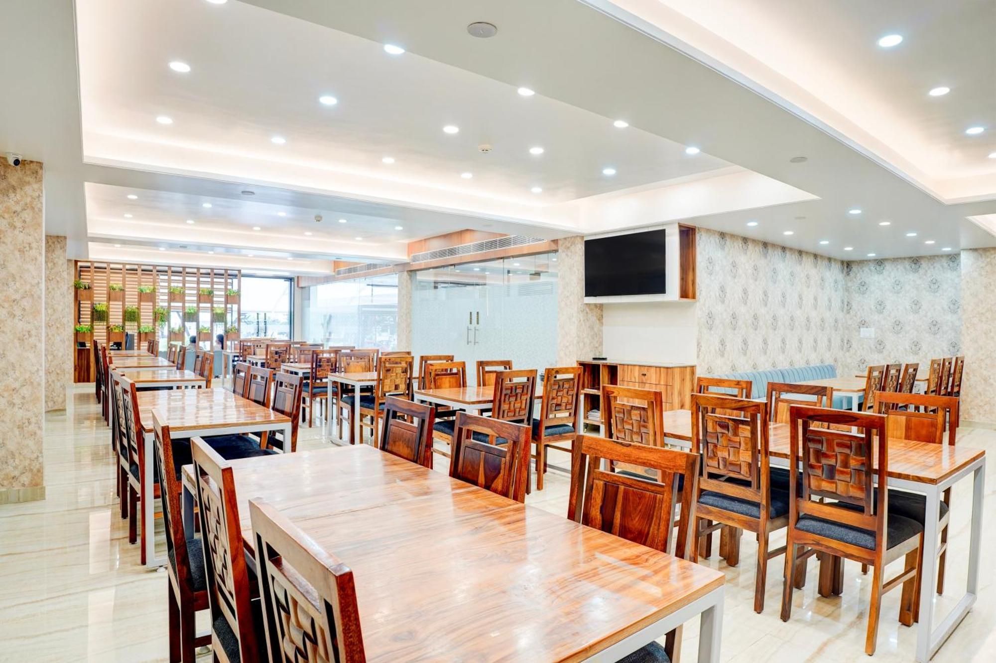 Palette Patel Nagar Hotel Bhopal Buitenkant foto