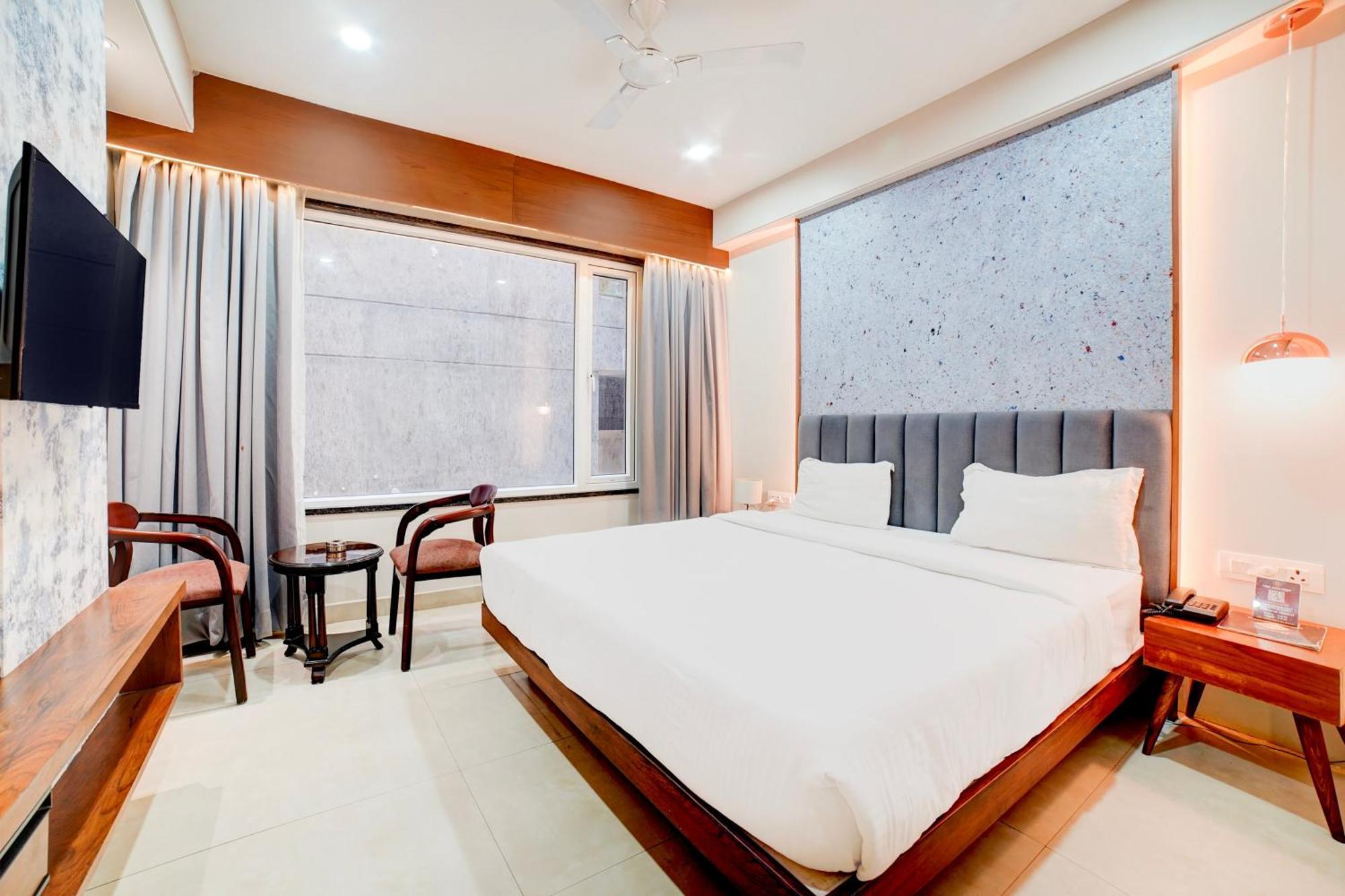 Palette Patel Nagar Hotel Bhopal Buitenkant foto